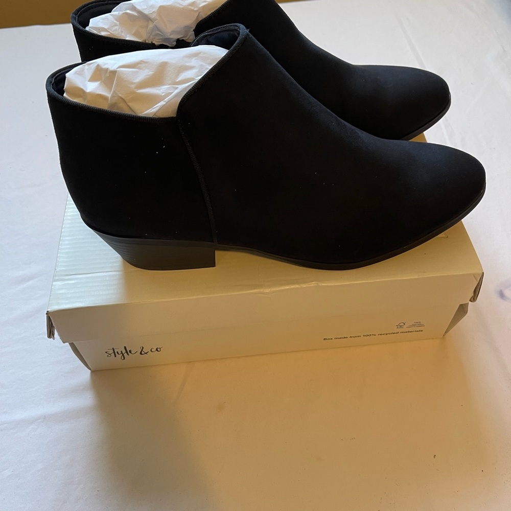 Woman’s Black Style & Co booties size 11
